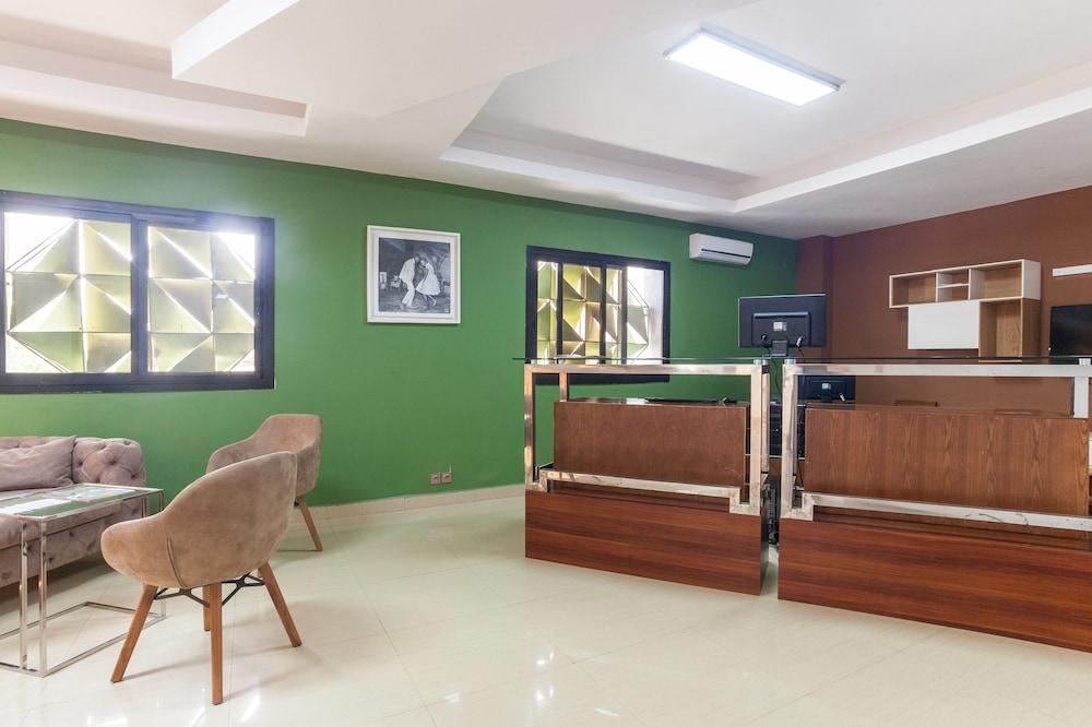 דקר Wakola Hotel Cheikh Anta מראה חיצוני תמונה