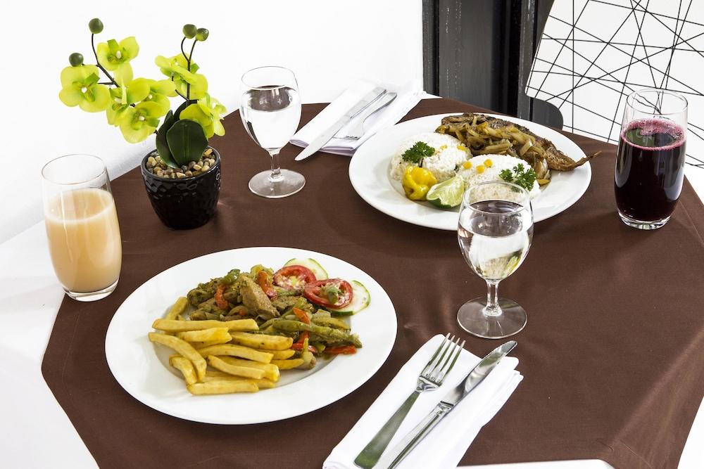 דקר Wakola Hotel Cheikh Anta מראה חיצוני תמונה