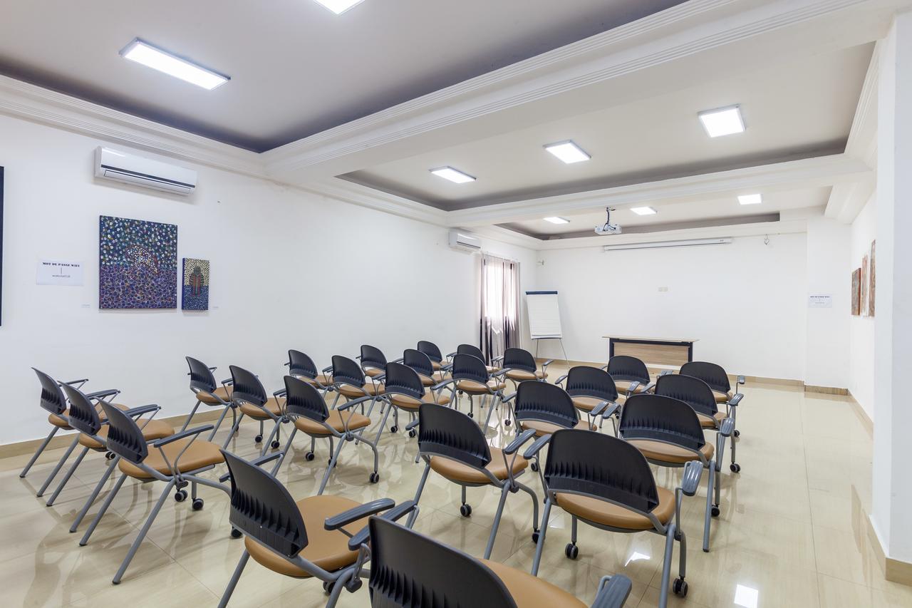 דקר Wakola Hotel Cheikh Anta מראה חיצוני תמונה
