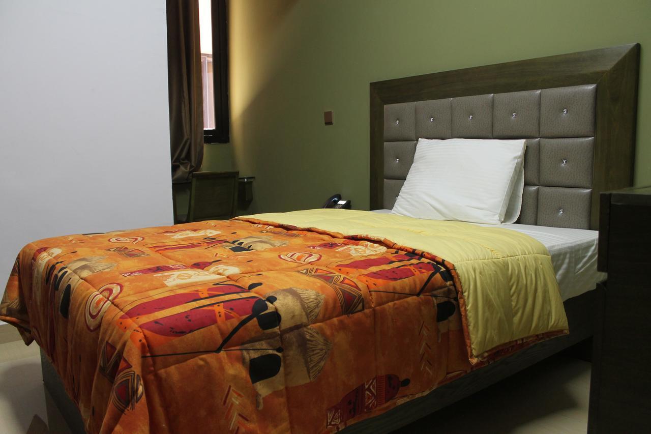דקר Wakola Hotel Cheikh Anta מראה חיצוני תמונה