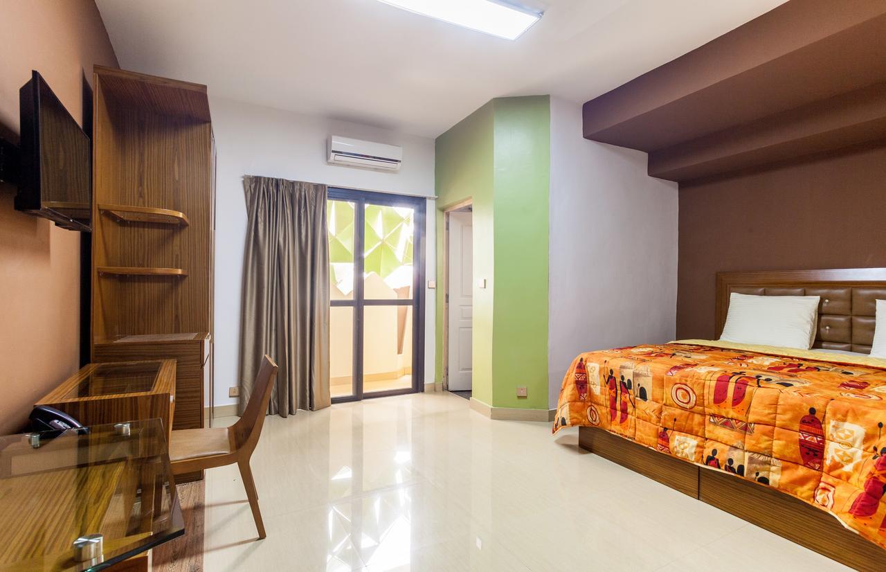 דקר Wakola Hotel Cheikh Anta מראה חיצוני תמונה