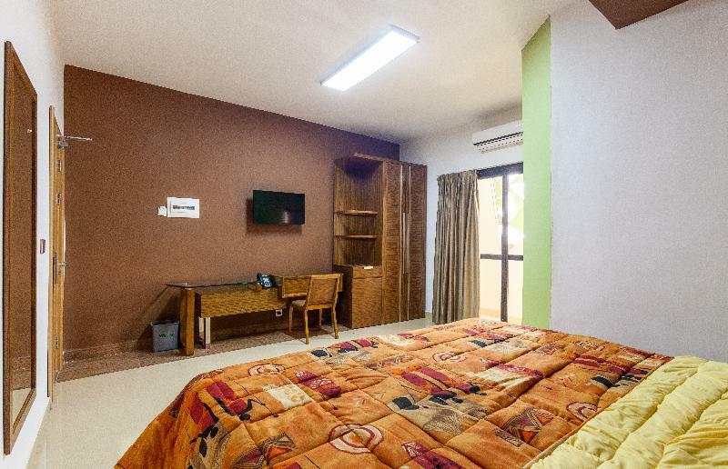 דקר Wakola Hotel Cheikh Anta מראה חיצוני תמונה